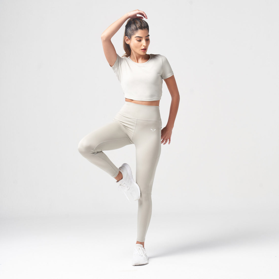 ESSENTIAL CROPPED TEE - WILLOW GREY
